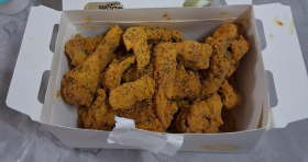 야식으로 치킨 ~