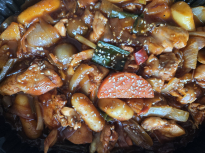 사치좀부렸네
