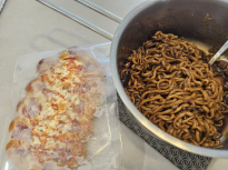 연휴 아침은 짜~~파게티 피자빵
