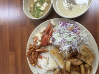 함바집 아지매 어제 맛없다고 혼내이깐