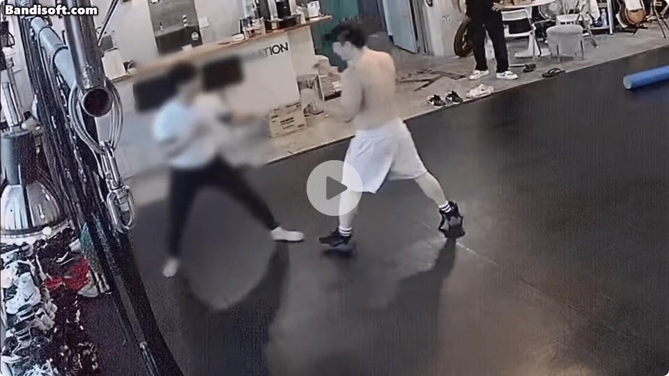 문신 양아치 vs 복싱장 관장