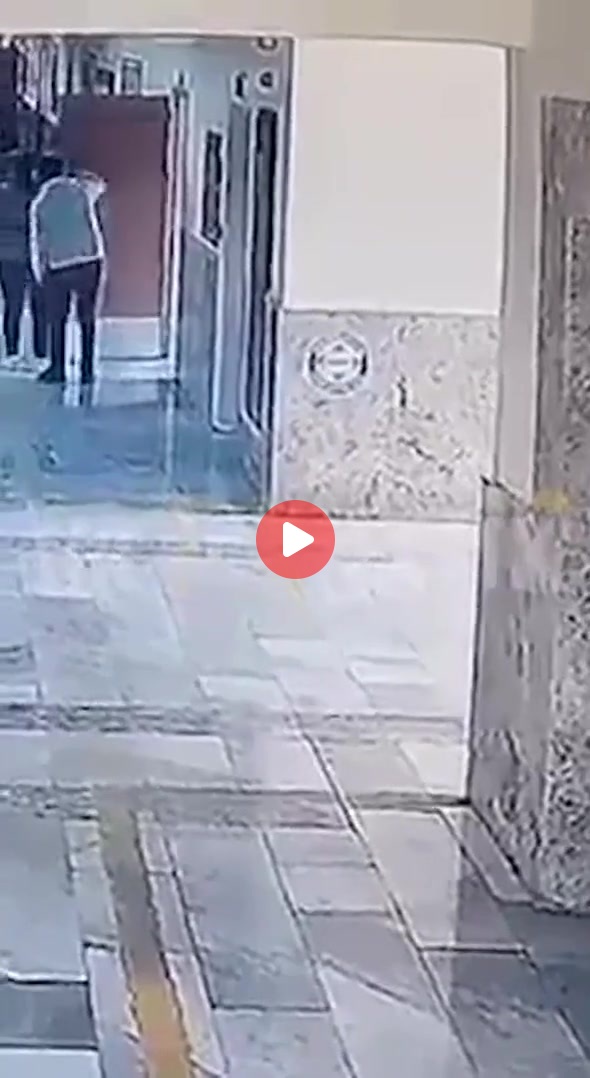 혐주의) 터키 고등학교 총기난사 cctv 영상 ㄷㄷㄷㄷㄷ