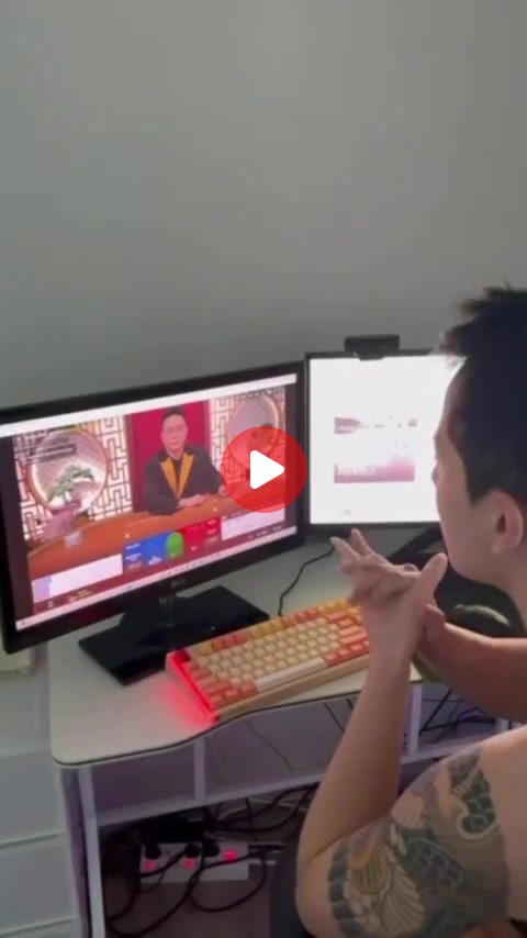 바카라 뒷발에 모니터 박살내는 문신충 ㅋㅋㅋㅋㅋ