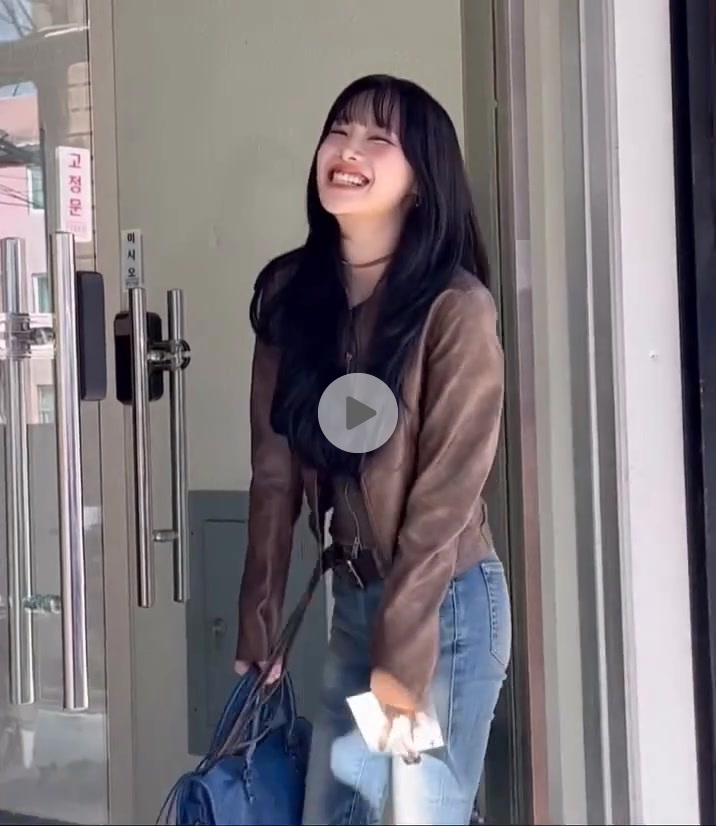 츄 확실한 팬서비스 ㄷㄷㄷㄷㄷㄷㄷㄷㄷㄷㄷㄷ